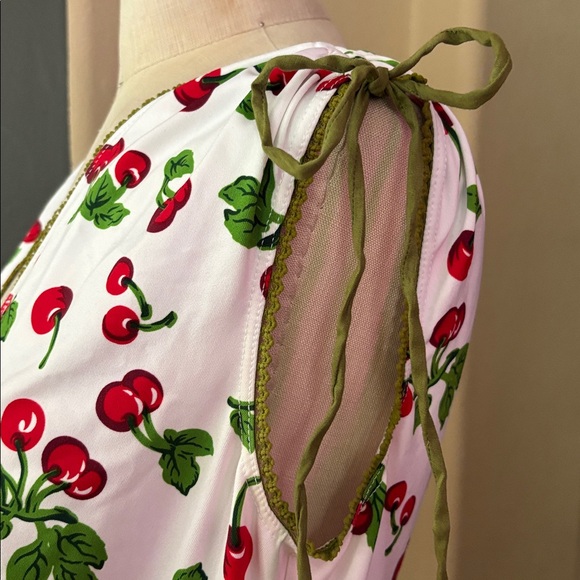 Pinup Couture Dress - Picture 4 of 7